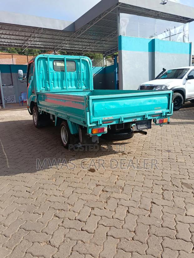 Selling Toyota Dyna Petrol - thumbnail 2