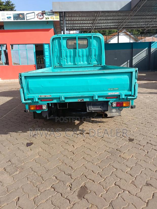 Selling Toyota Dyna Petrol - thumbnail 3