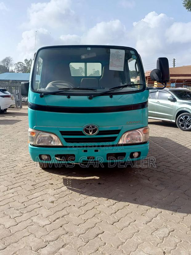 Selling Toyota Dyna Petrol - thumbnail 4
