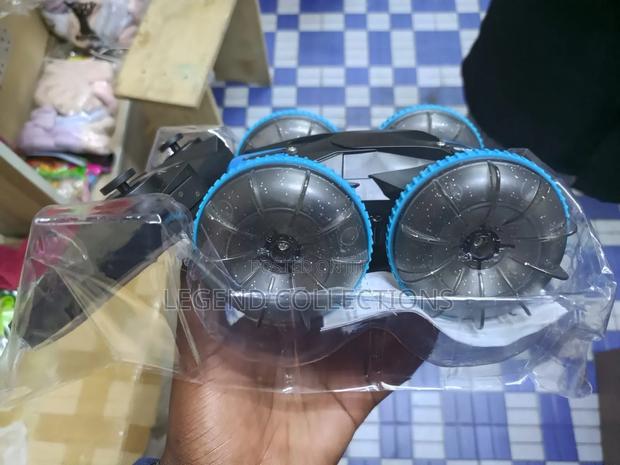 Amphibious 4wd Remote Controlled Stunt Car -Double Sided Driving - thumbnail 3