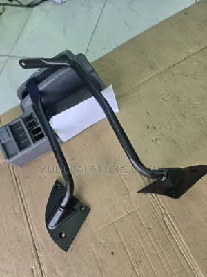 Mitsubishi Fh Side Mirror Arm