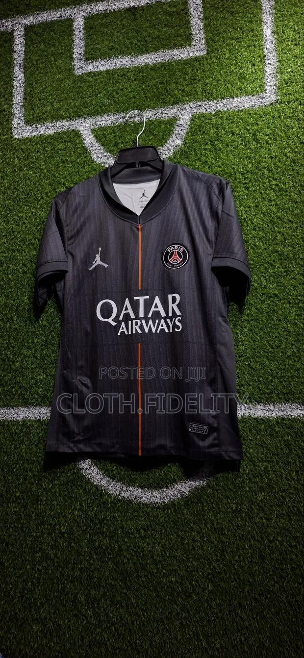 PSG X Jordan 4th Kit