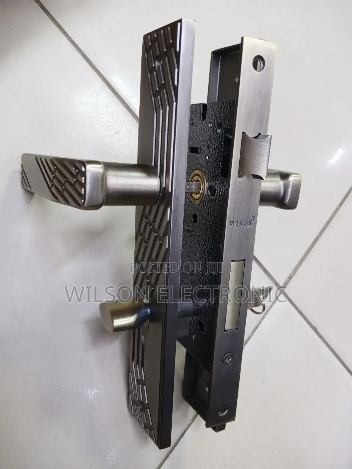 Wista Door Lock With Key and Knob.