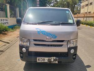 Toyota HiAce 2014 Silver