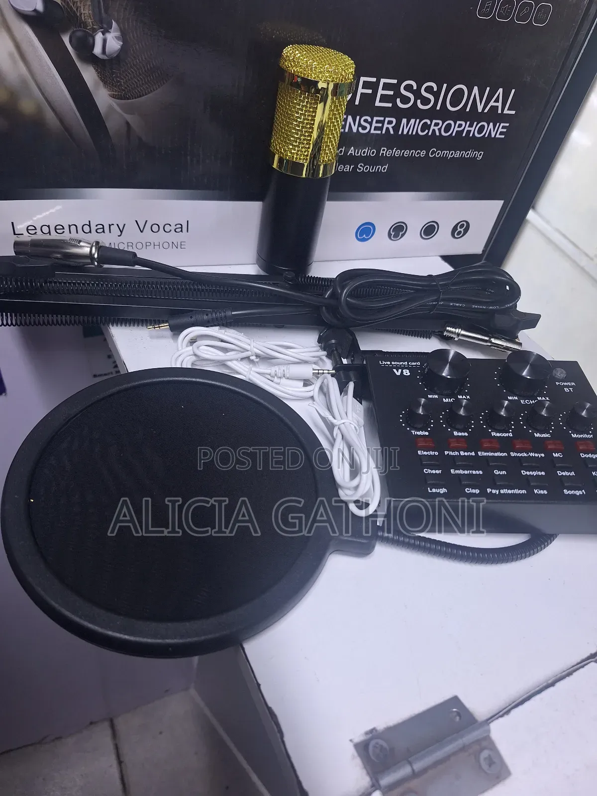 V8 Live Sound Card With Condenser Microphone