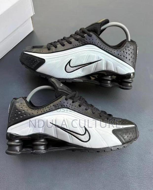 Trending Nike Shox R4 - thumbnail 15