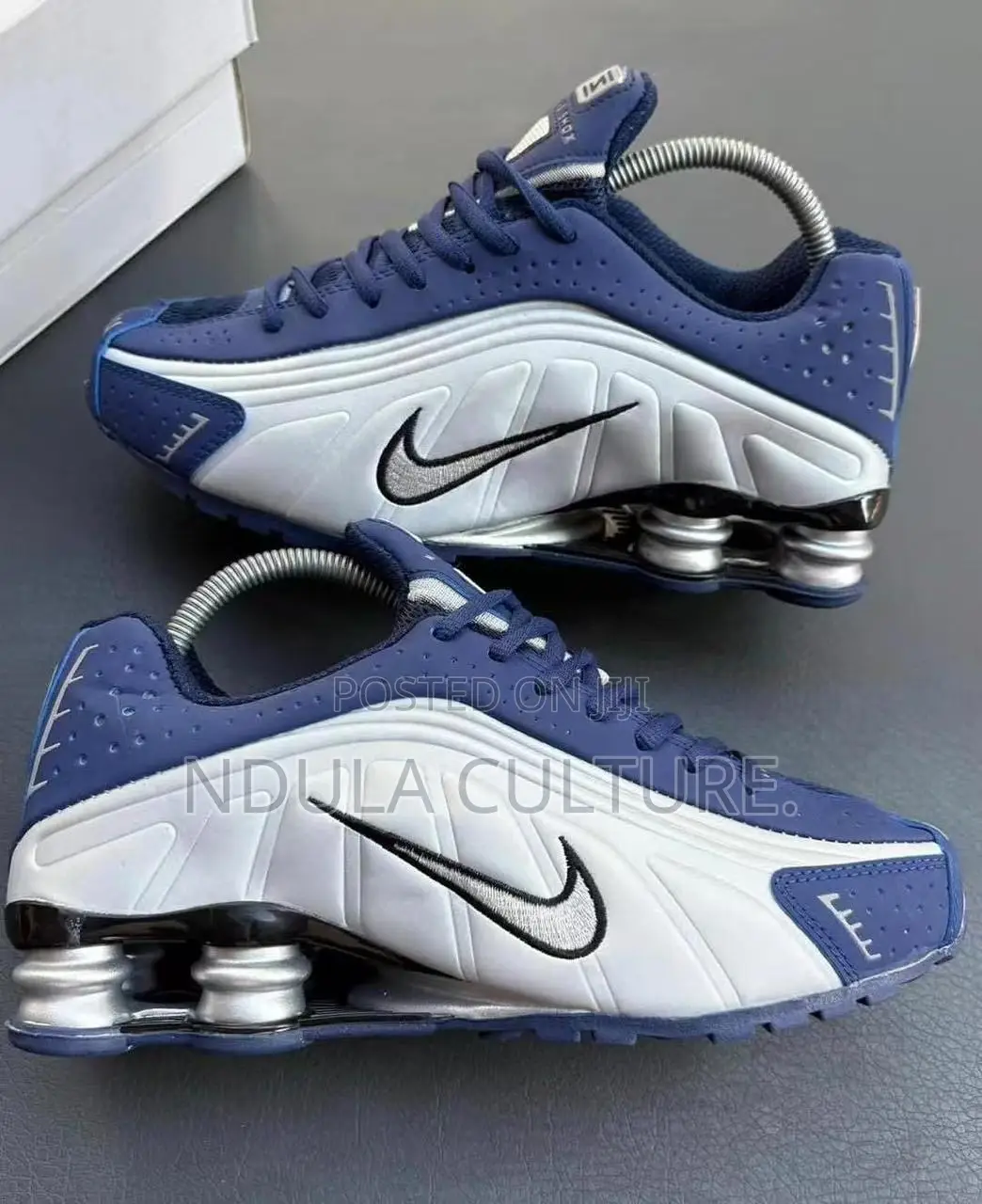 Trending Nike Shox R4