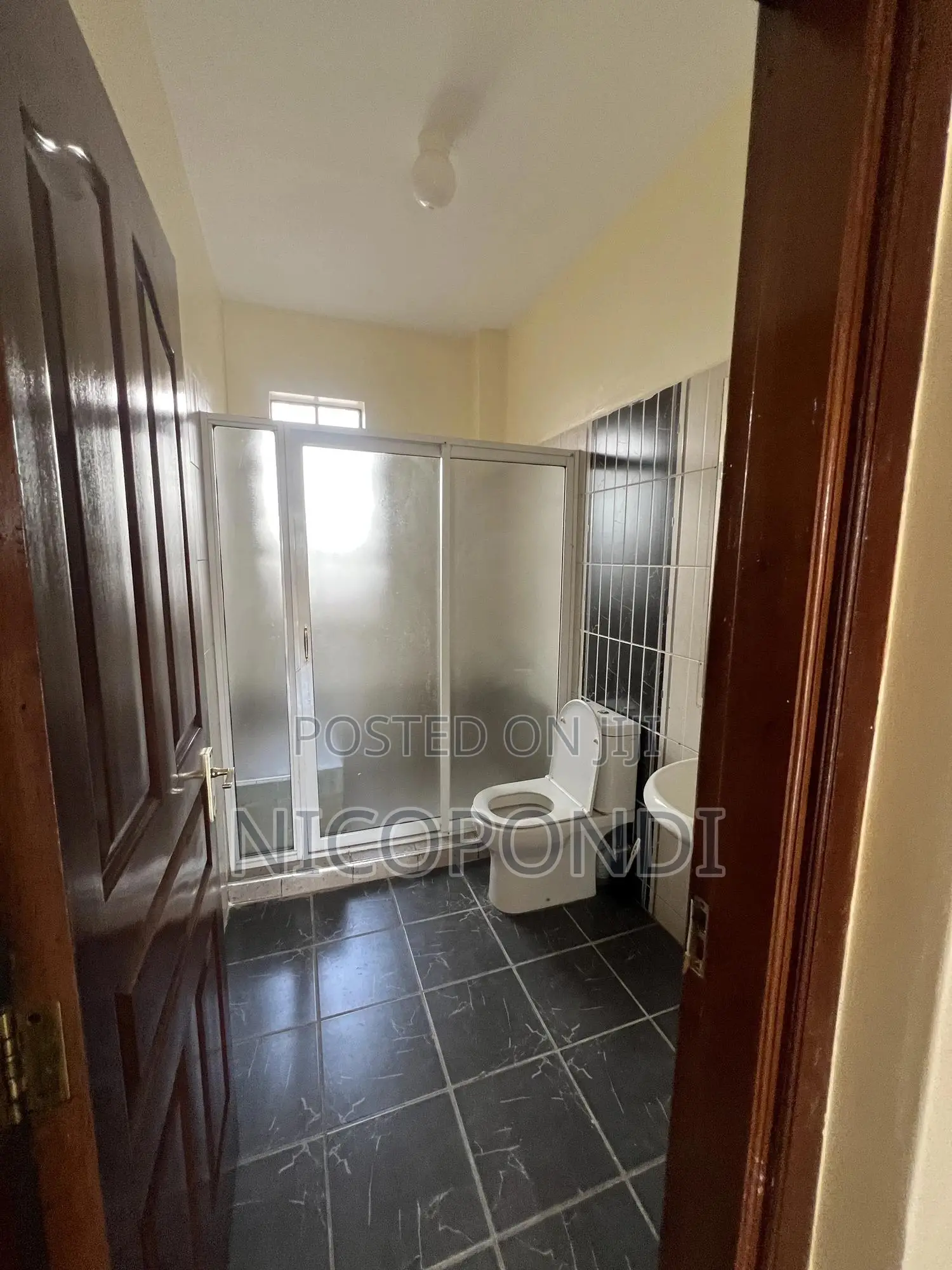 3 Bedroom Commercial Space for Rent