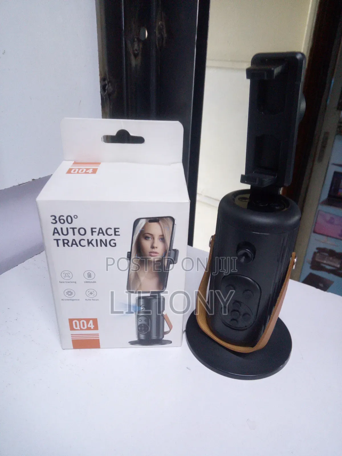 Q004 360degrees Auto Face Tracking Desktop Tripod