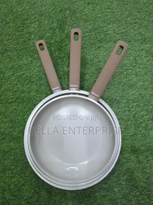 High Quality Non-Stick Flat Bottomed Frying Pan With Cabo Handles