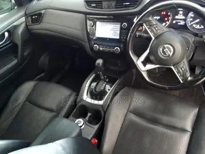 Nissan X-Trail 2018 Red