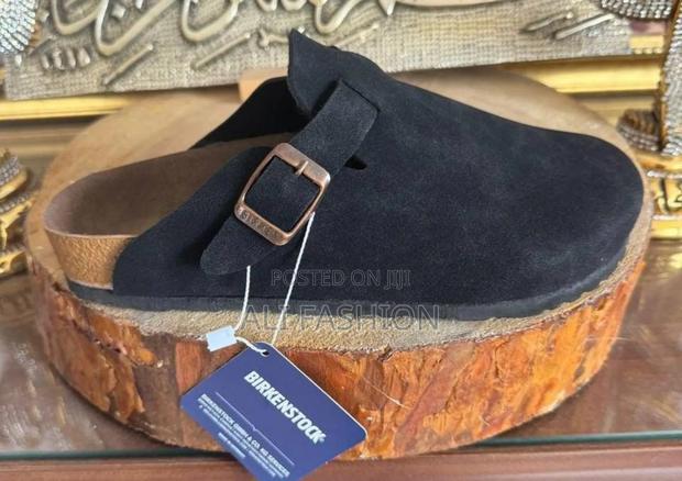 Clogs Restocked Quality - thumbnail 2