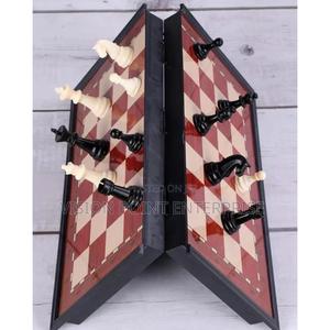 Magnetic Foldable Chess Board - thumbnail 2