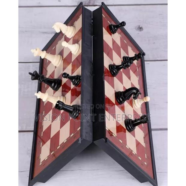 Magnetic Foldable Chess Board - main view
