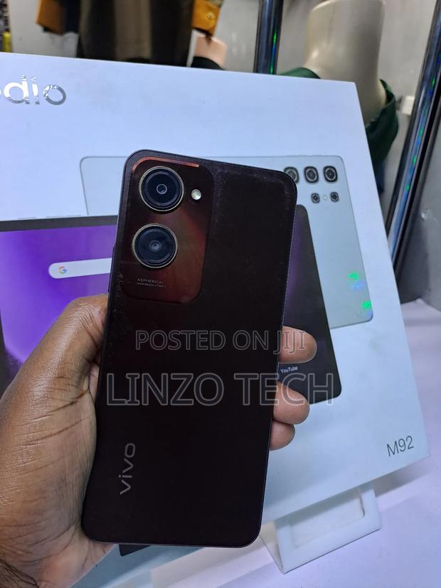 Vivo Y18 128 GB - main view
