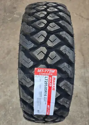 255/85r16 Maxxis Tyres M/T772 Razr [Mud-Terrain]