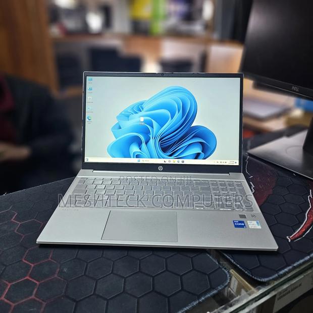Laptop HP Pavilion 15-Cs3063cl 8GB Intel Core I5 SSD 1T - thumbnail 8