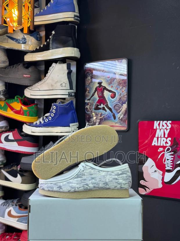 Popcaan X Clarks Unruly Wallabees Low in Grey Suede. - thumbnail 3