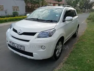Toyota IST 2011 White