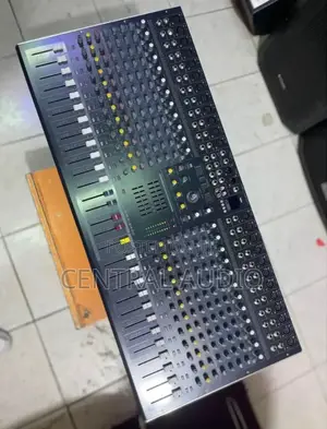 Soundcraft SMX 2400 Plain Mixer