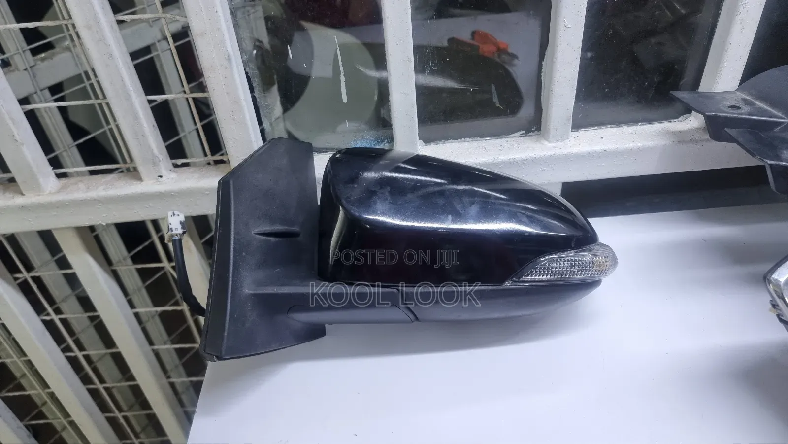 Premio / Allion 265/ 270 Sidemirror
