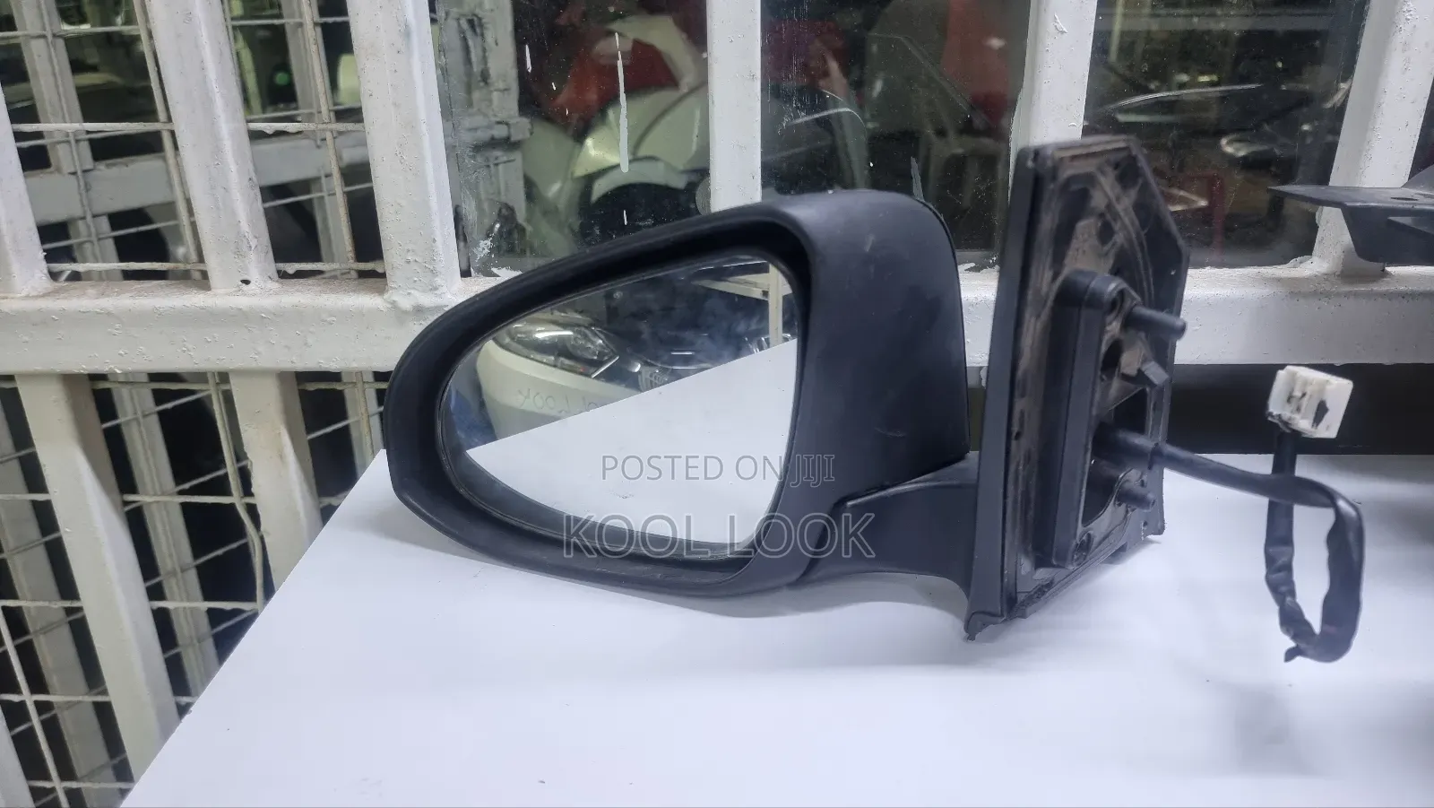 Premio / Allion 265/ 270 Sidemirror