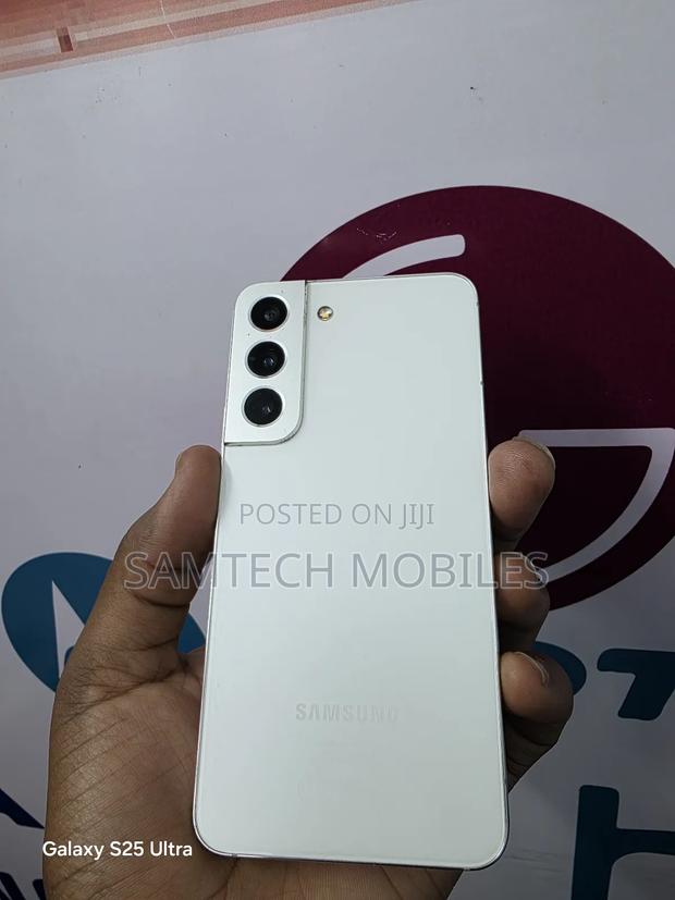 Samsung Galaxy S22 5G 128 GB White - main view