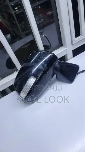 Toyoya Noah 2008 - 2013 Sidemirror