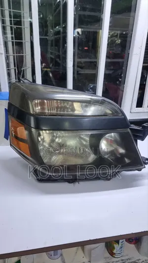 Toyota Voxy 2005 Headlights