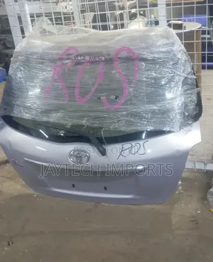 Vitz 2016 Boot