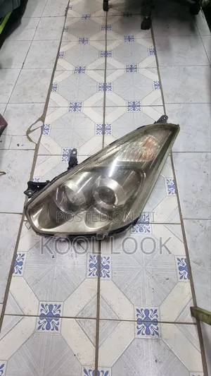 Wish 2005 Headlight Xenon
