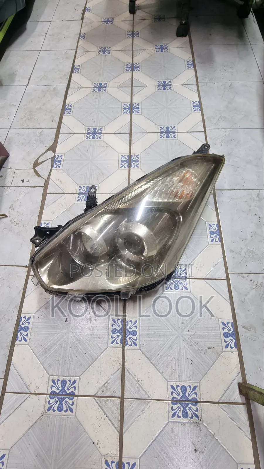 Wish 2005 Headlight Xenon