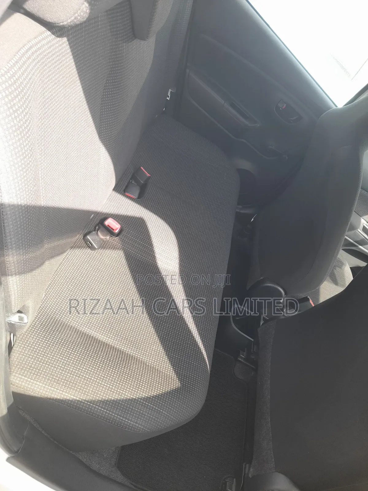 Toyota Vitz 2018 White