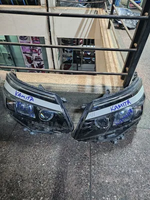 Voxy 2014/2015/2016/2017/2018/2018 New Model Xenon Headlights Black