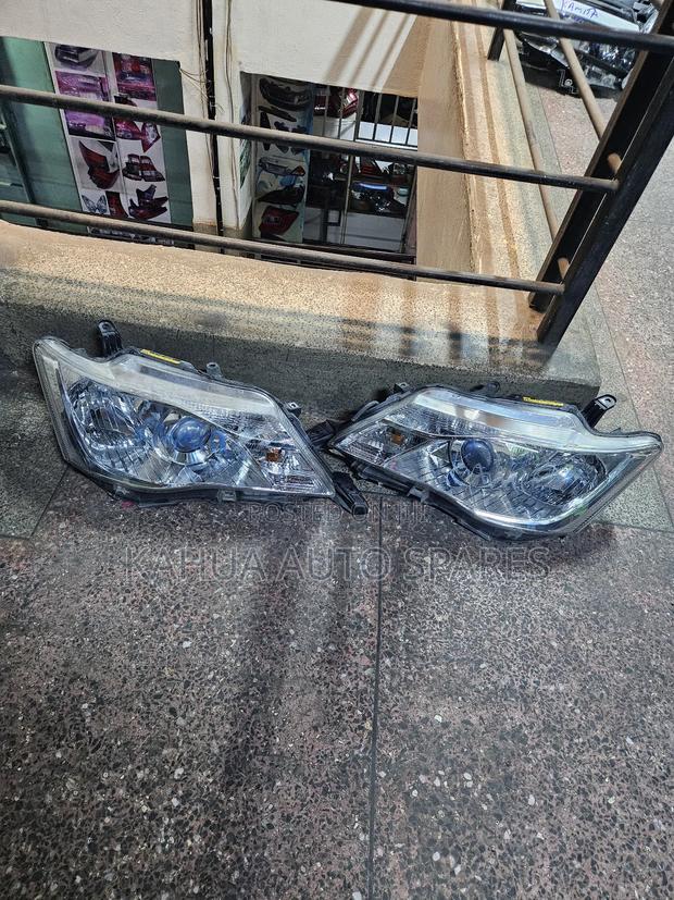 Axio/Fielder 161 2012/2013/2014/2015 Xenon Headlights Clear Shade