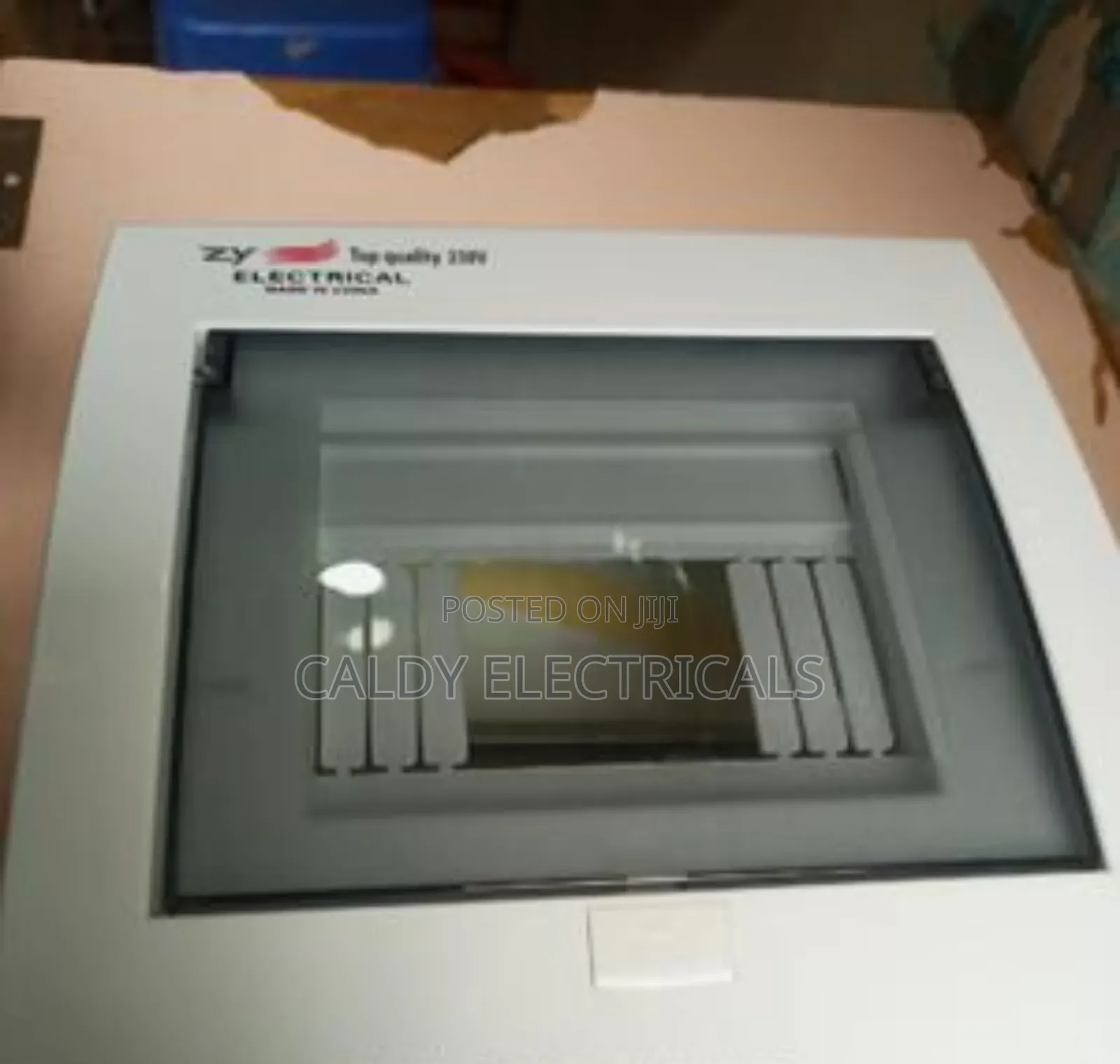 Quality 4 Way Consumer Unit Box Tw2m