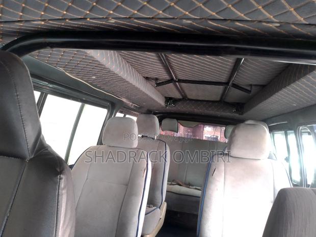 Toyota HiAce 2011 Green - thumbnail 2