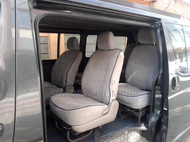 Toyota HiAce 2011 Green - thumbnail 5