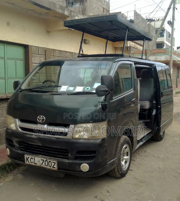 Toyota HiAce 2011 Green - thumbnail 8
