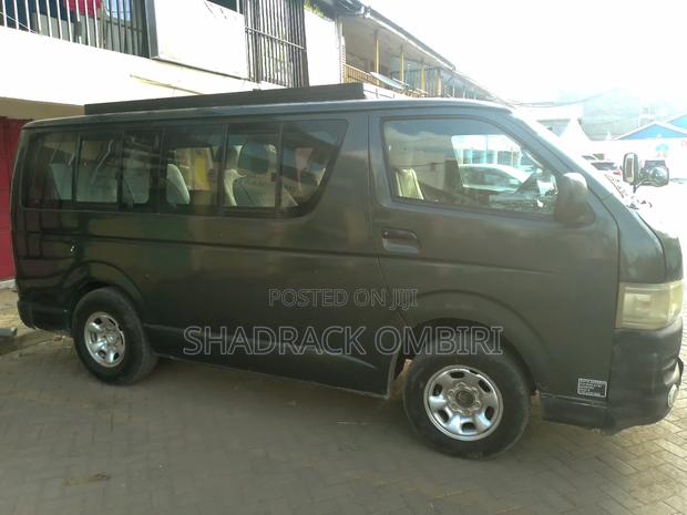 Toyota HiAce 2011 Green - thumbnail 9