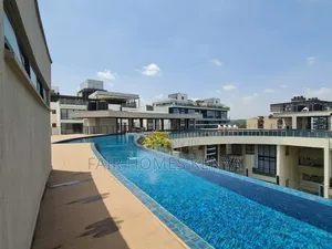 4bdrm Duplex in Riverside Drive for rent