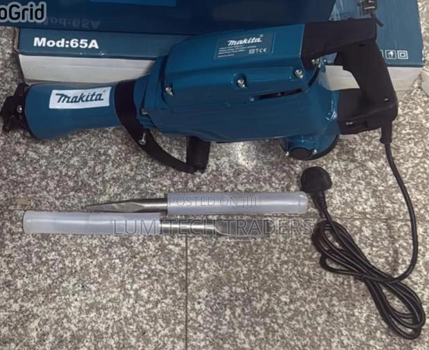 Makita 2600w Demolition Hammer - main view