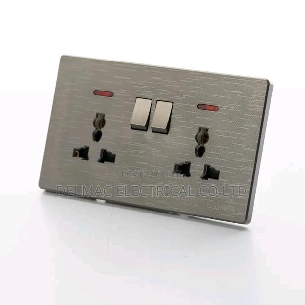 Twin Socket - main view