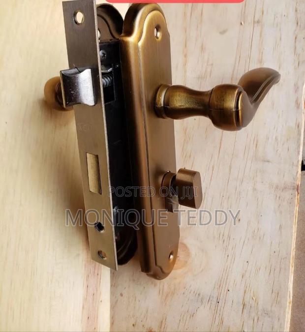 Key Knob Bathroom Door Locks - main view