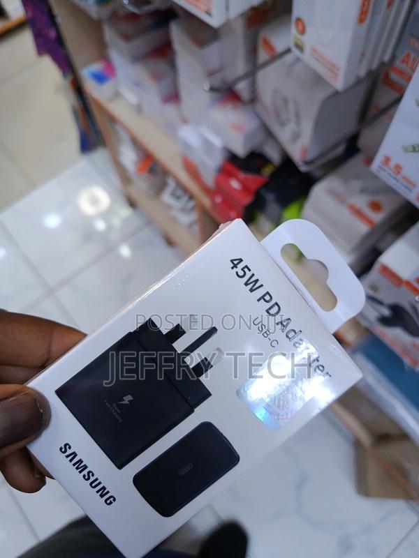 Samsung 45w Pd Adapter, a Usb-C Wall Charger. - thumbnail 3