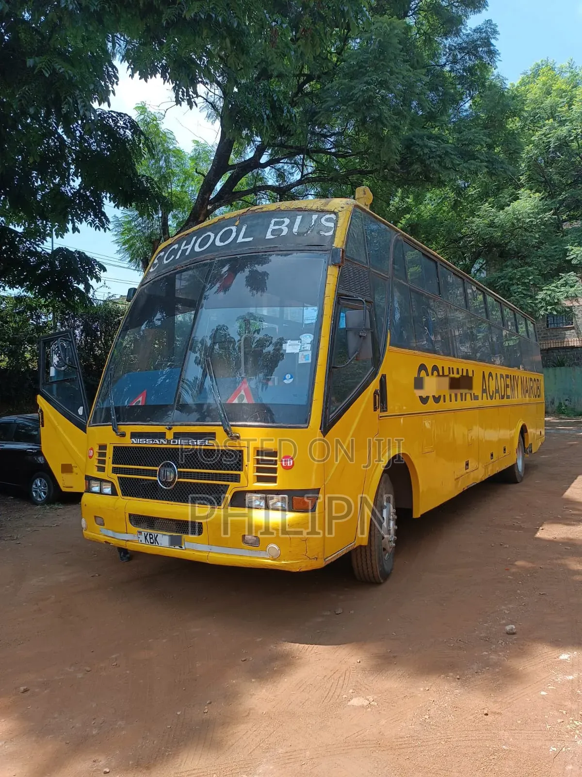 Isuzu Executive Bus 2009 Yellow