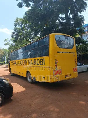 Isuzu Executive Bus 2009 Yellow
