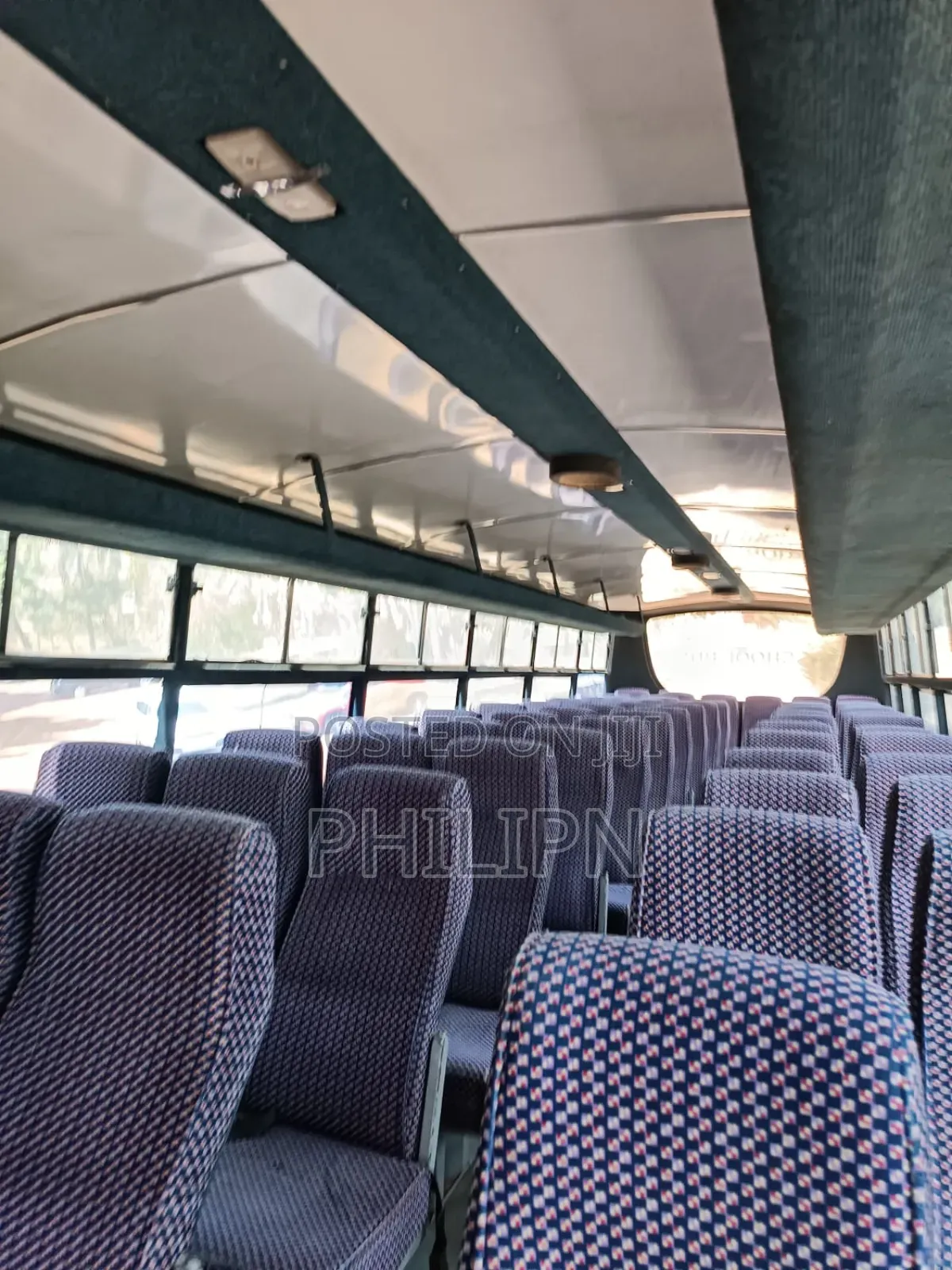 Isuzu Executive Bus 2009 Yellow