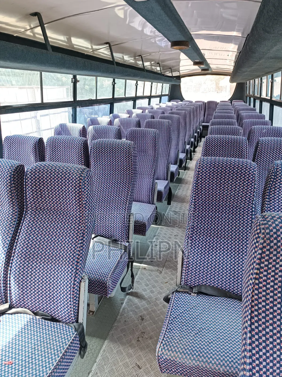 Isuzu Executive Bus 2009 Yellow