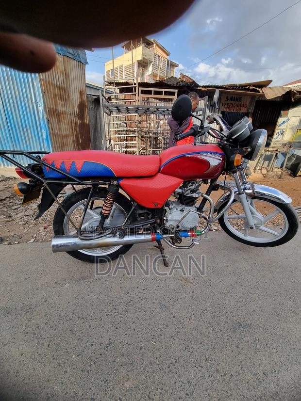 New Bajaj Boxer 100 2021 Red - main view